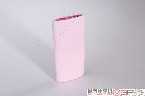 棉花糖的放电电能为10.5Wh（2161mAh×4.85V），转换效率高达94.4%，是一款转换效率极高的移动电源。